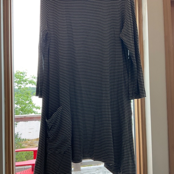 Cutloose assymetrical striped tunic in size medium - Picture 2 of 5